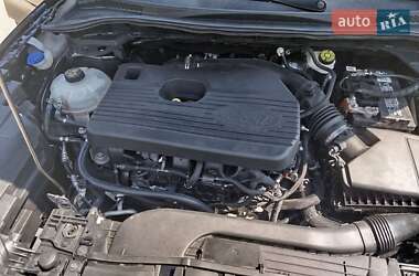 Внедорожник / Кроссовер Ford Escape 2020 в 