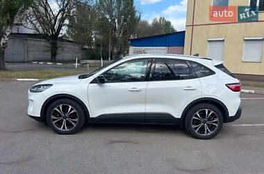Внедорожник / Кроссовер Ford Escape 2022 в 