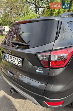 Позашляховик / Кросовер Ford Escape 2018 в 