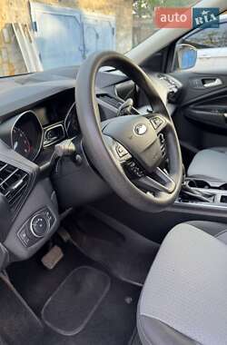 Позашляховик / Кросовер Ford Escape 2018 в 