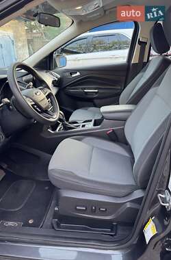 Позашляховик / Кросовер Ford Escape 2018 в 