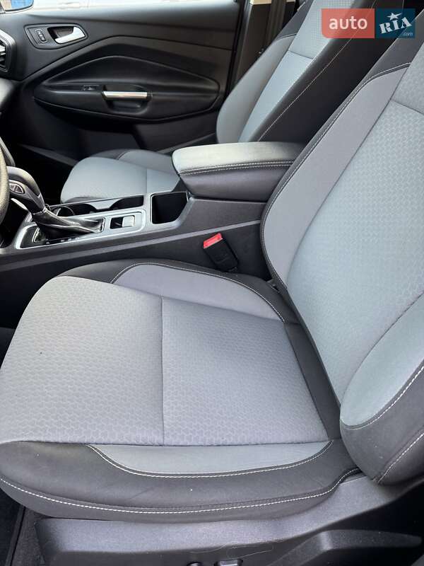 Внедорожник / Кроссовер Ford Escape 2018 в Киеве