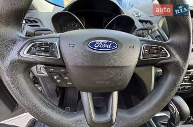 Позашляховик / Кросовер Ford Escape 2018 в 