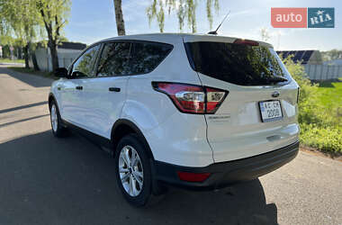 Позашляховик / Кросовер Ford Escape 2016 в 