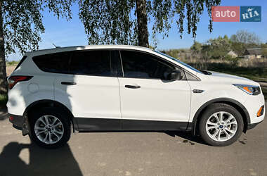 Позашляховик / Кросовер Ford Escape 2016 в 