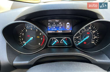 Позашляховик / Кросовер Ford Escape 2016 в 