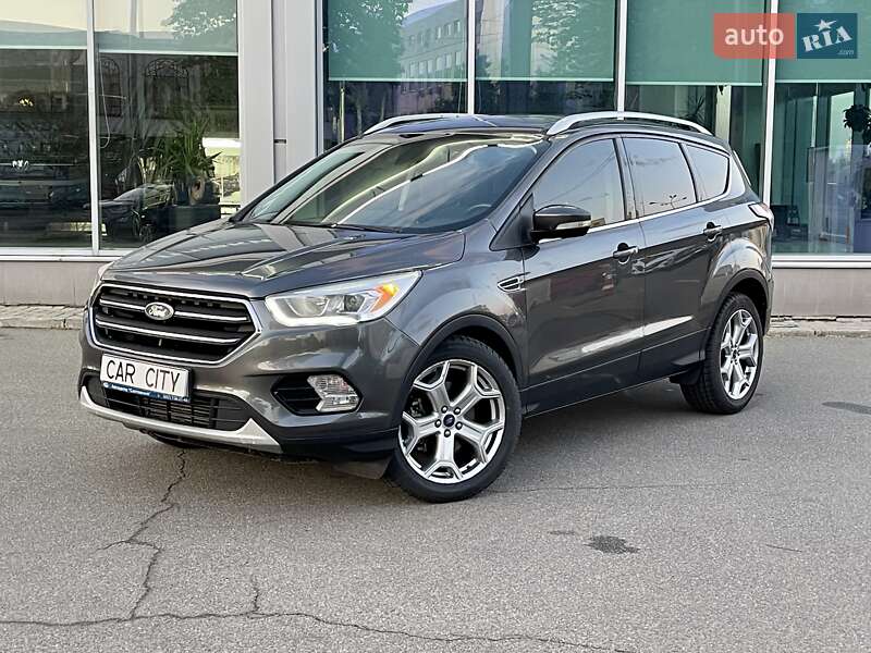 Внедорожник / Кроссовер Ford Escape 2017 в Киеве