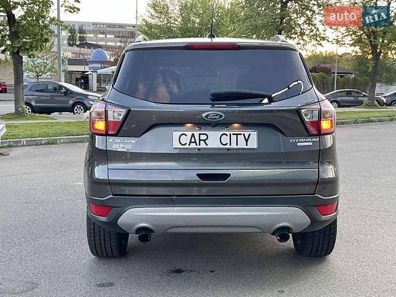 Внедорожник / Кроссовер Ford Escape 2017 в Киеве