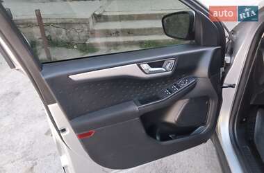 Внедорожник / Кроссовер Ford Escape 2019 в 