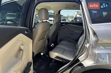 Внедорожник / Кроссовер Ford Escape 2017 в 