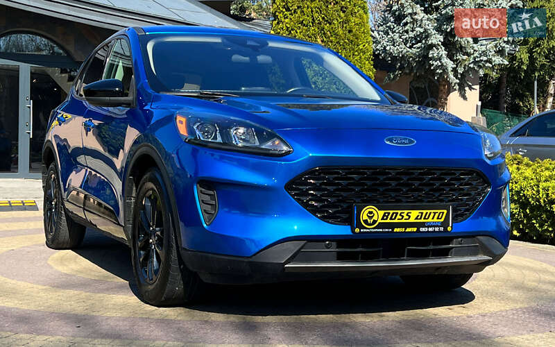 Позашляховик / Кросовер Ford Escape 2020 в 