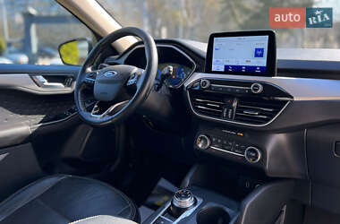 Позашляховик / Кросовер Ford Escape 2020 в 