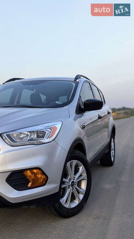 Внедорожник / Кроссовер Ford Escape 2018 в Ровно