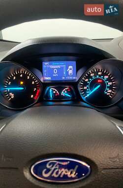 Внедорожник / Кроссовер Ford Escape 2014 в 