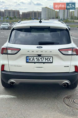 Внедорожник / Кроссовер Ford Escape 2021 в 