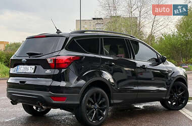 Позашляховик / Кросовер Ford Escape 2019 в 
