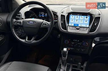Позашляховик / Кросовер Ford Escape 2019 в 
