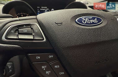 Позашляховик / Кросовер Ford Escape 2019 в 