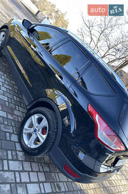 Позашляховик / Кросовер Ford Escape 2014 в 