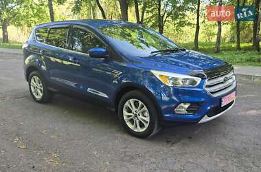 Внедорожник / Кроссовер Ford Escape 2017 в 