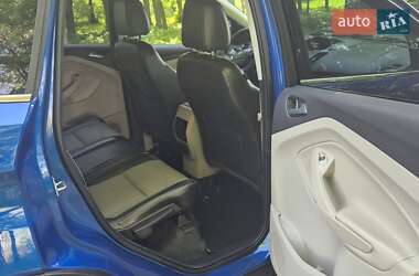 Внедорожник / Кроссовер Ford Escape 2017 в 