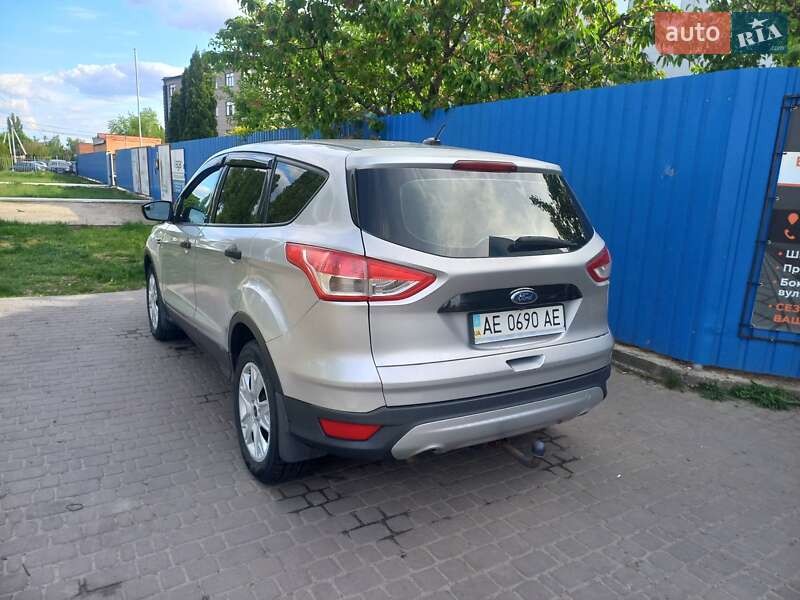 Внедорожник / Кроссовер Ford Escape 2016 в Броварах