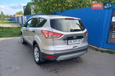 Внедорожник / Кроссовер Ford Escape 2016 в 