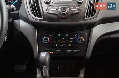 Внедорожник / Кроссовер Ford Escape 2016 в 