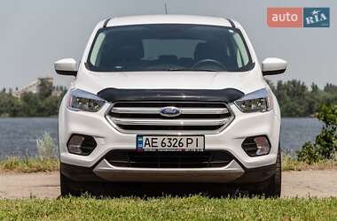 Внедорожник / Кроссовер Ford Escape 2016 в 