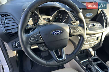 Внедорожник / Кроссовер Ford Escape 2016 в 