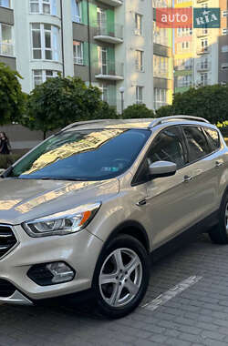 Позашляховик / Кросовер Ford Escape 2018 в Івано-Франківську