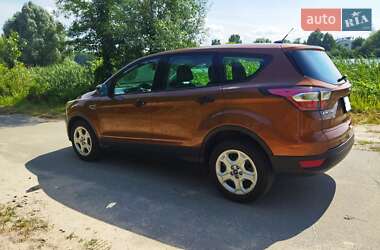 Позашляховик / Кросовер Ford Escape 2016 в 