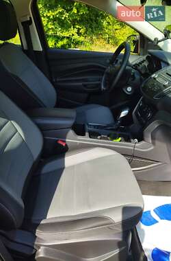 Позашляховик / Кросовер Ford Escape 2016 в 