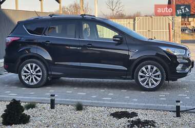 Позашляховик / Кросовер Ford Escape 2018 в 