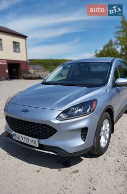 Позашляховик / Кросовер Ford Escape 2022 в 
