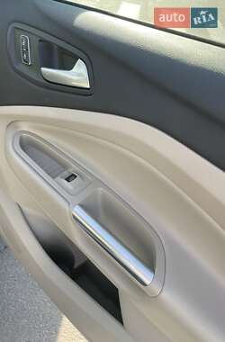 Внедорожник / Кроссовер Ford Escape 2014 в 