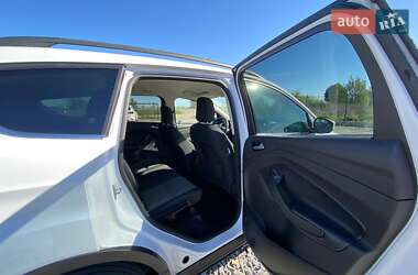 Внедорожник / Кроссовер Ford Escape 2018 в 