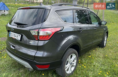 Внедорожник / Кроссовер Ford Escape 2017 в 