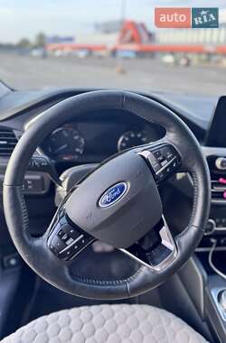 Внедорожник / Кроссовер Ford Escape 2021 в 