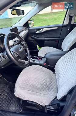 Внедорожник / Кроссовер Ford Escape 2021 в 