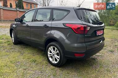 Позашляховик / Кросовер Ford Escape 2019 в 