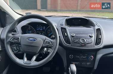 Позашляховик / Кросовер Ford Escape 2019 в 