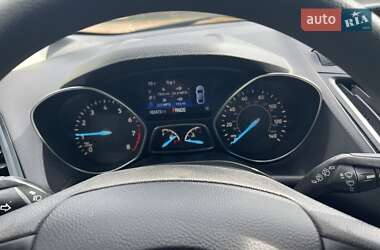 Позашляховик / Кросовер Ford Escape 2019 в 
