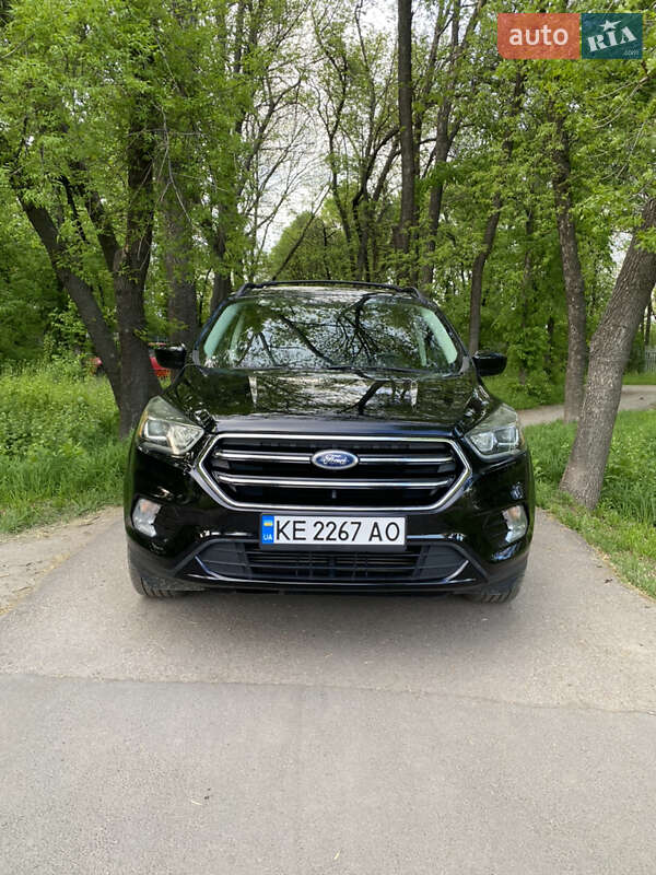 Внедорожник / Кроссовер Ford Escape 2017 в 