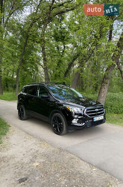 Внедорожник / Кроссовер Ford Escape 2017 в 