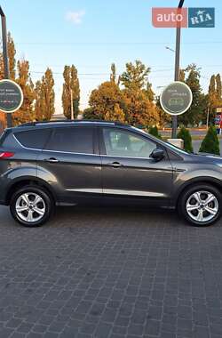 Внедорожник / Кроссовер Ford Escape 2015 в 