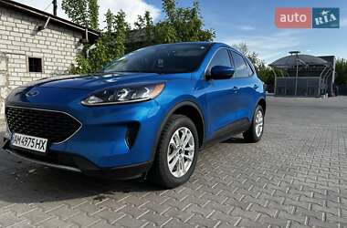 Позашляховик / Кросовер Ford Escape 2020 в 