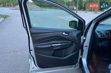 Внедорожник / Кроссовер Ford Escape 2014 в 