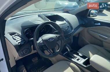Внедорожник / Кроссовер Ford Escape 2018 в 