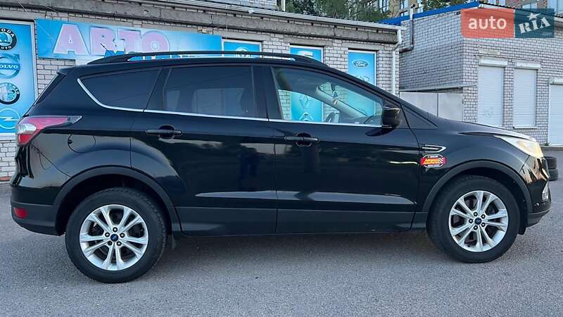 Внедорожник / Кроссовер Ford Escape 2016 в Днепре